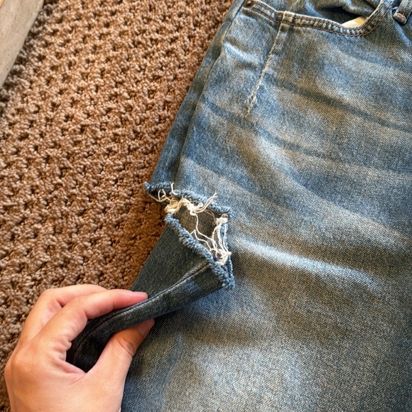 True Religion “High Rise Taper” Blue Jeans! 👖 - Picture 2 of 7